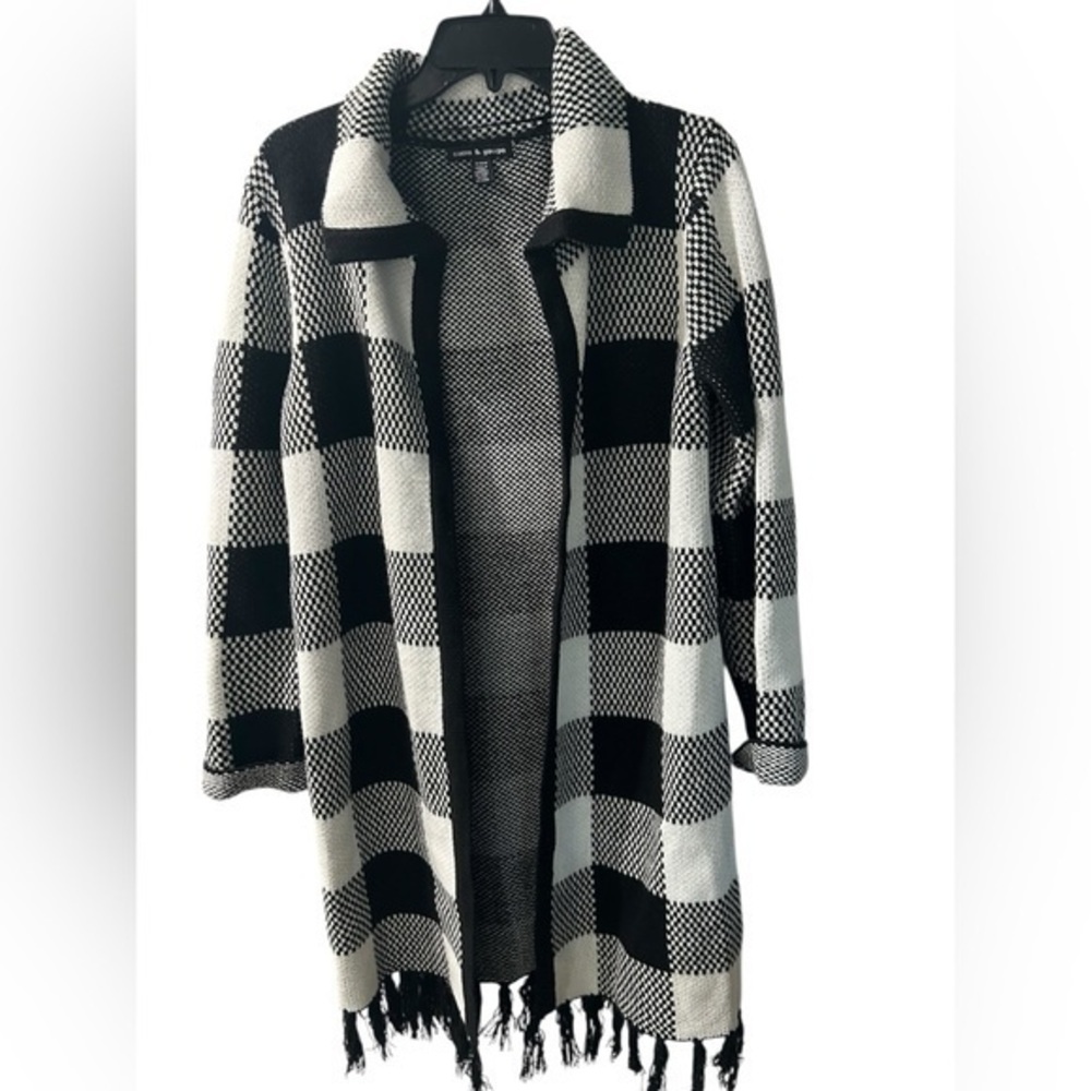 Black and White Plaid Knit Fringe HemCardigan - Picture 2 of 4